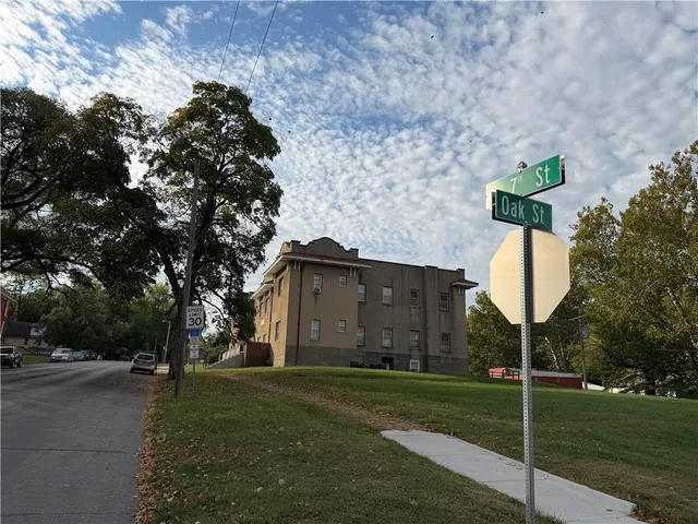 $2,000,000 | 514 West 7th Street, Leavenworth, KS 66048