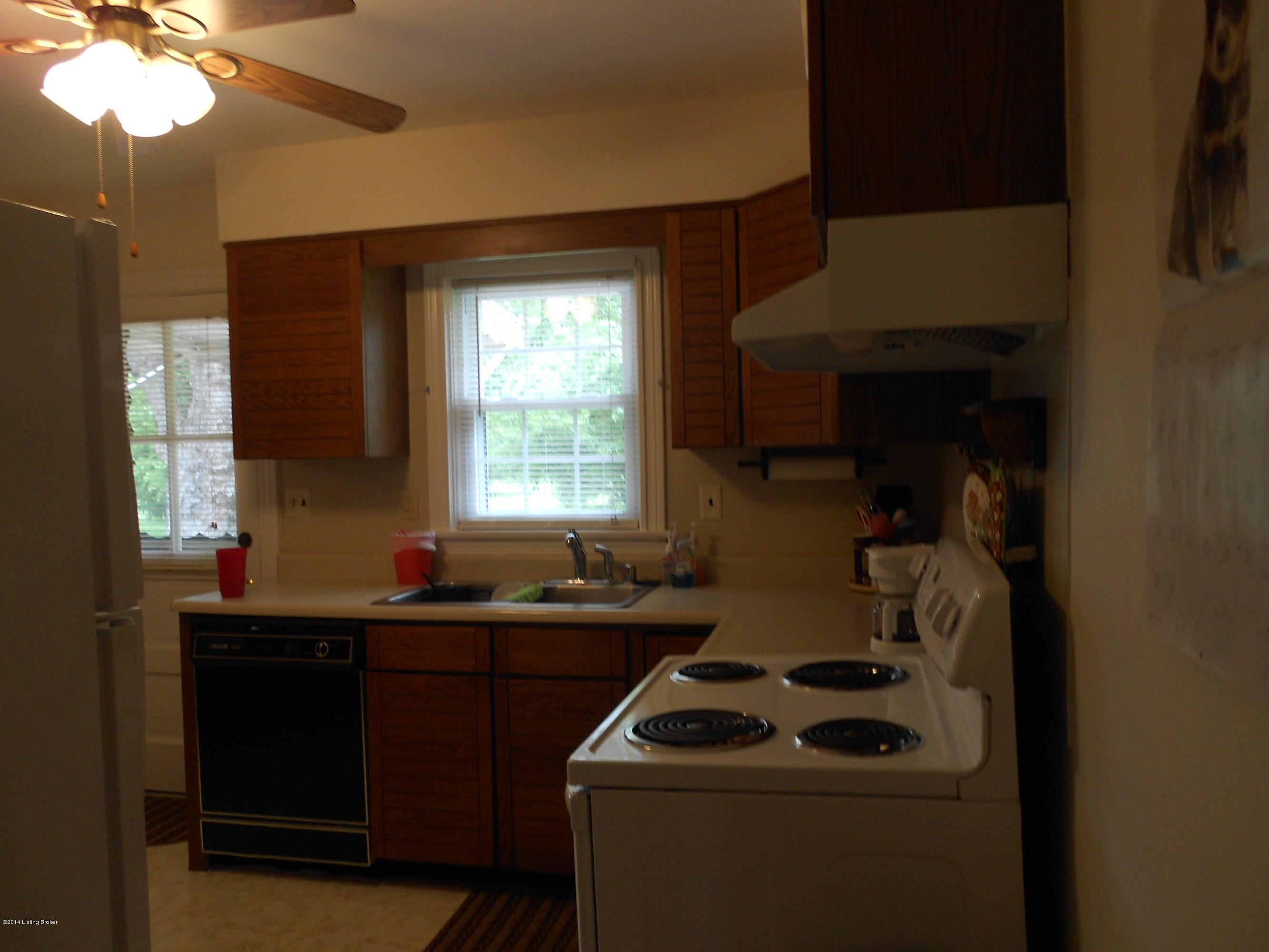 7 Sterling Road Louisville, KY 40220 - Photo 9 of 42 DSCN0600