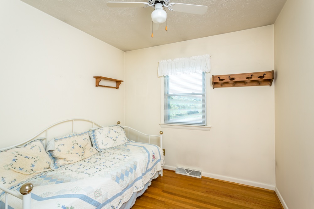 4512 Brenneman Church Road Linville, VA 22834 - Photo 13 of 31 Gallery Image 13