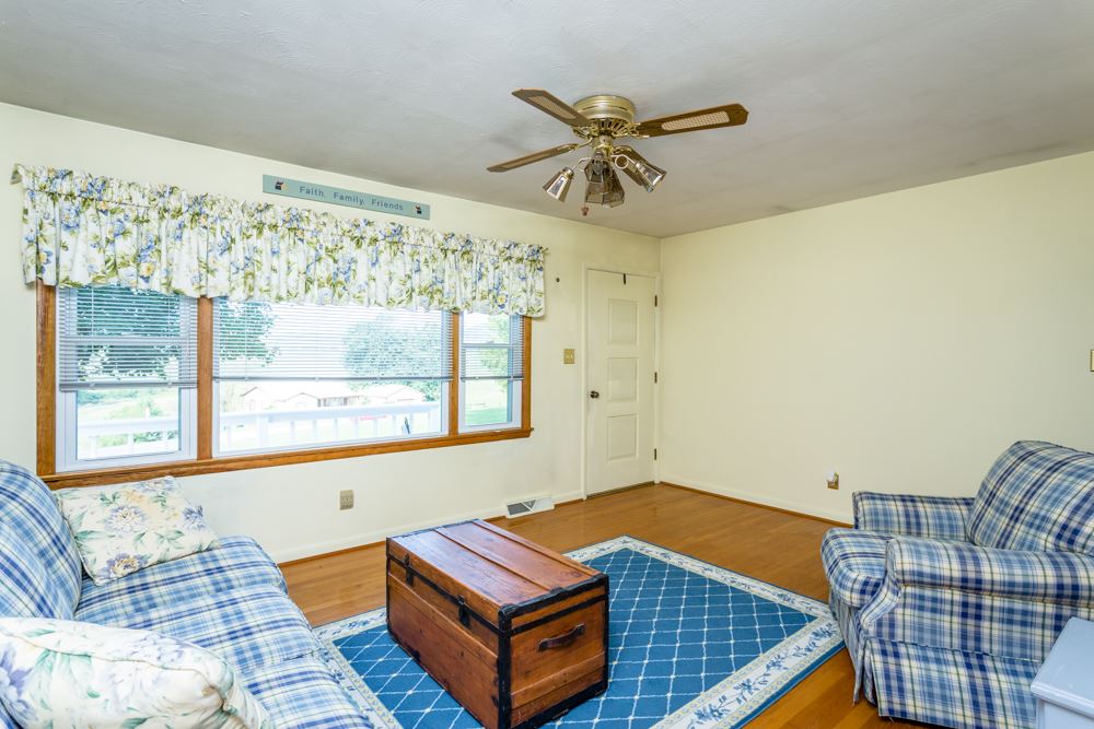 4512 Brenneman Church Road Linville, VA 22834 - Photo 4 of 31 Gallery Image 4