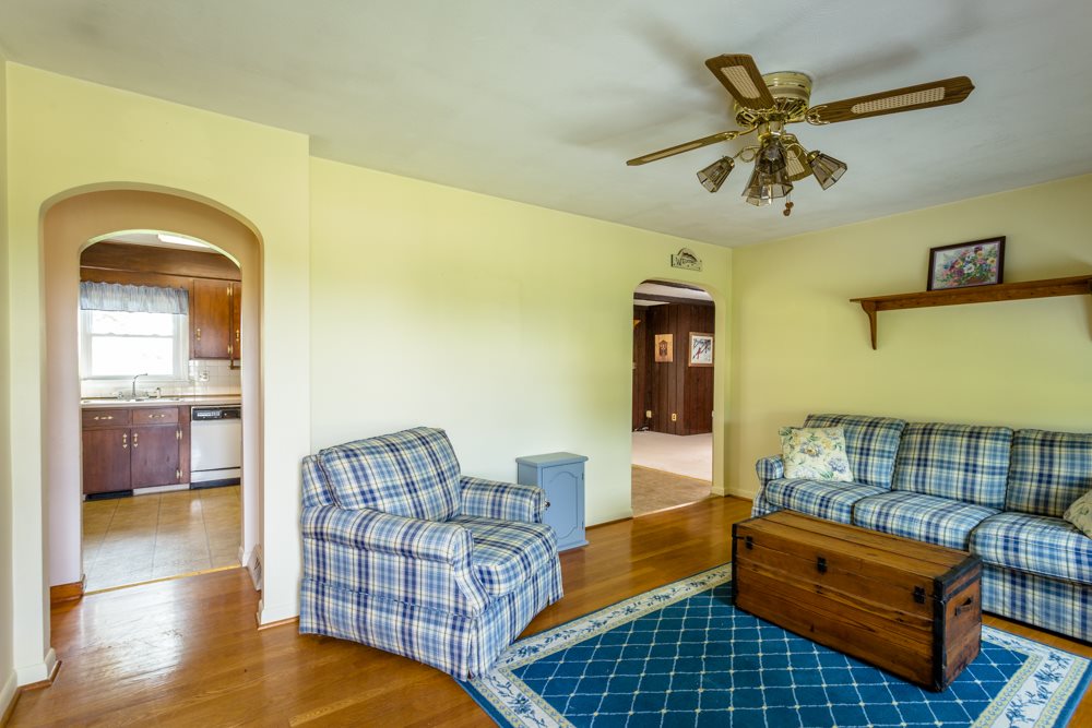 4512 Brenneman Church Road Linville, VA 22834 - Photo 8 of 31 Gallery Image 8