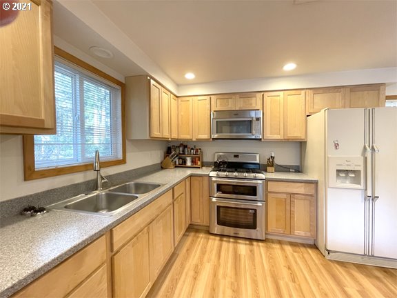 58522 Jackie Road Bandon, OR 97411 - Photo 8 of 26 Gallery Image 8