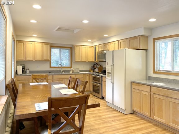 58522 Jackie Road Bandon, OR 97411 - Photo 9 of 26 Gallery Image 9