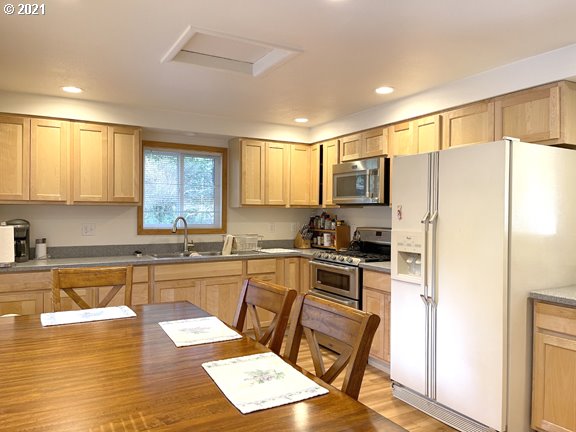 58522 Jackie Road Bandon, OR 97411 - Photo 10 of 26 Gallery Image 10