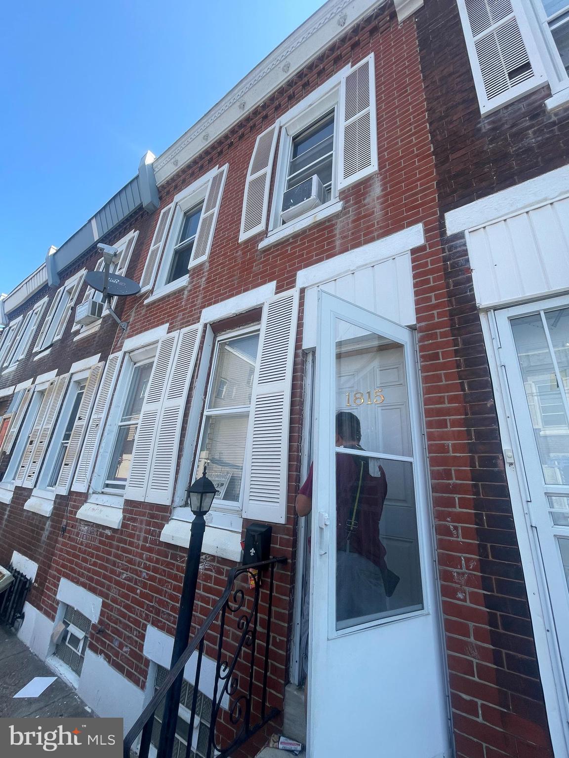 1815 East Clementine St  