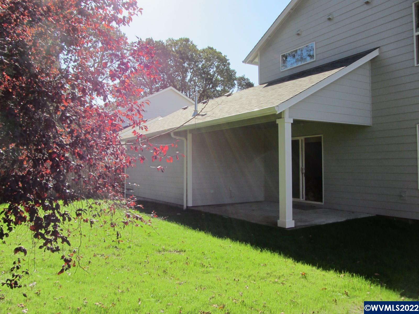 532 Walker Road Lebanon, OR 97355 - Photo 4 of 40 Gallery Image 4