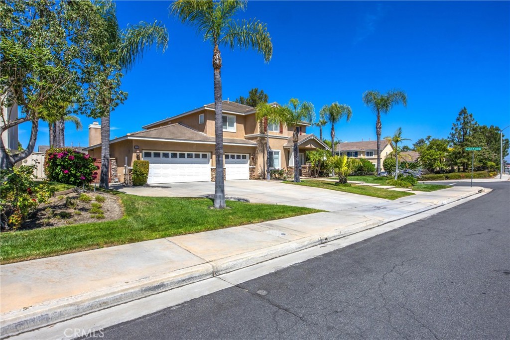 8319 Daisy Lane Riverside, CA 92508 - Photo 4 of 53