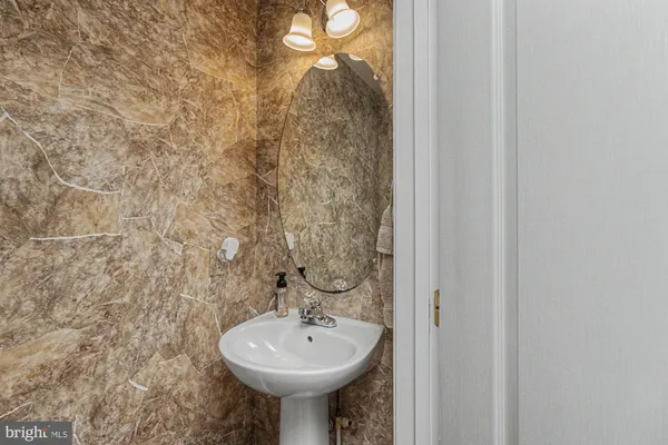 $349,000 | 215 Carolstowne Road, Reisterstown, MD 21136