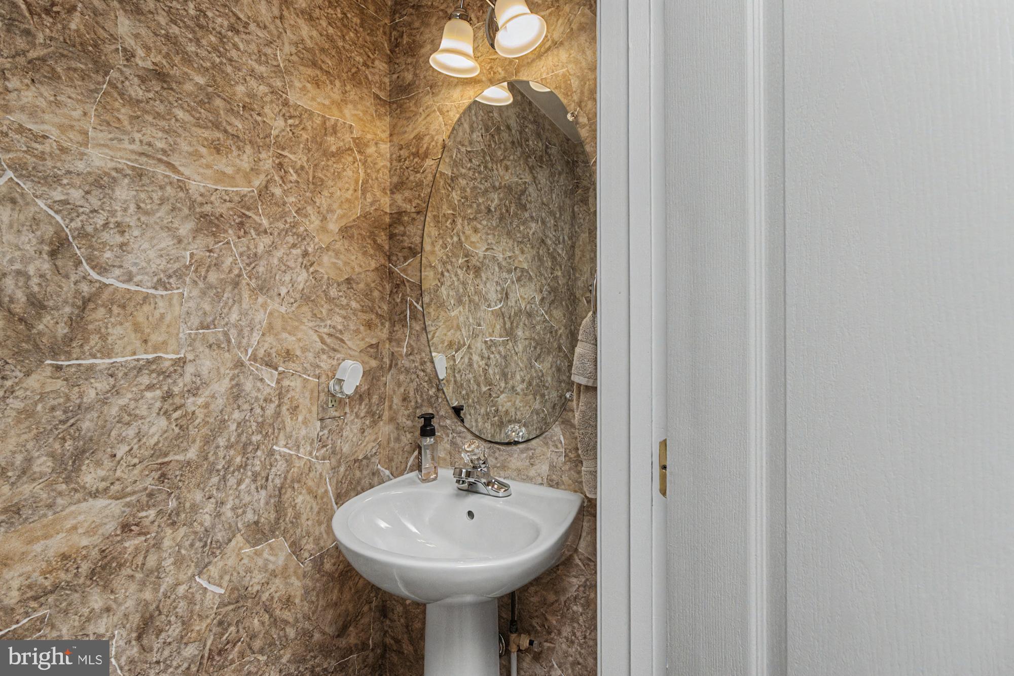 215 Carolstowne Road Reisterstown, MD 21136 - Photo 11 of 49