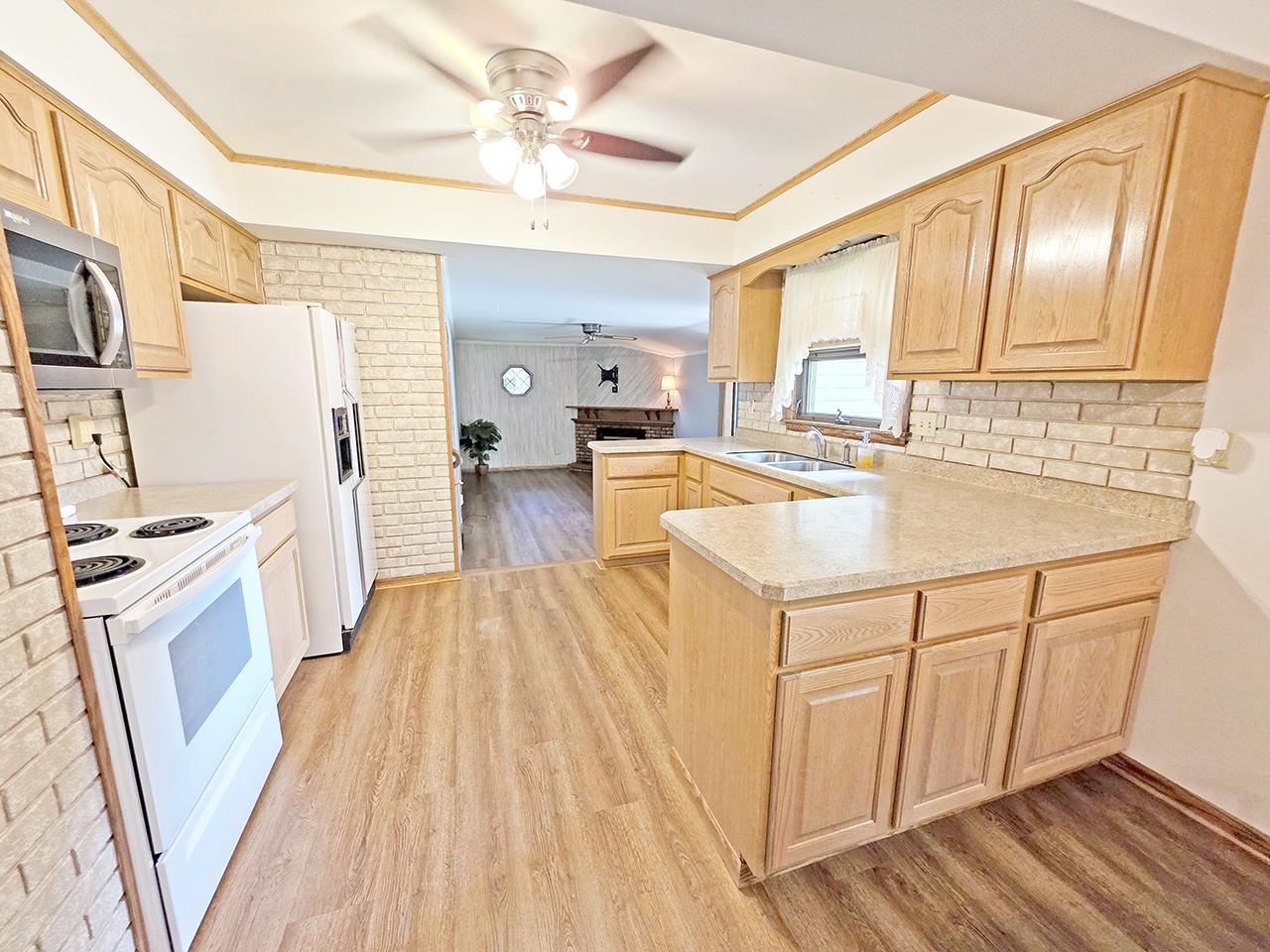 751 North Wright Road Janesville, WI 53546 - Photo 7 of 43