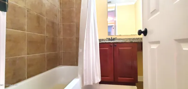 $1,875 | 185 St Jude Street, Unit 12, Biloxi, MS 39530