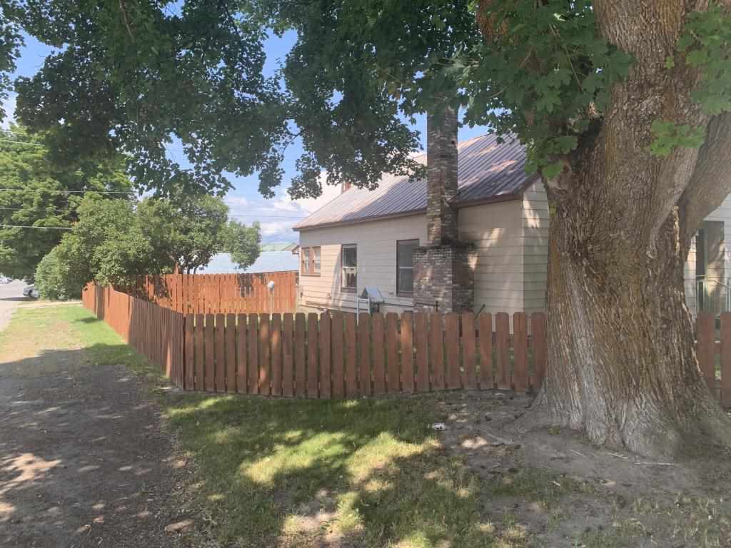 374 South Maple Street Colville, WA 99114 - Photo 4 of 20 Gallery Image 4