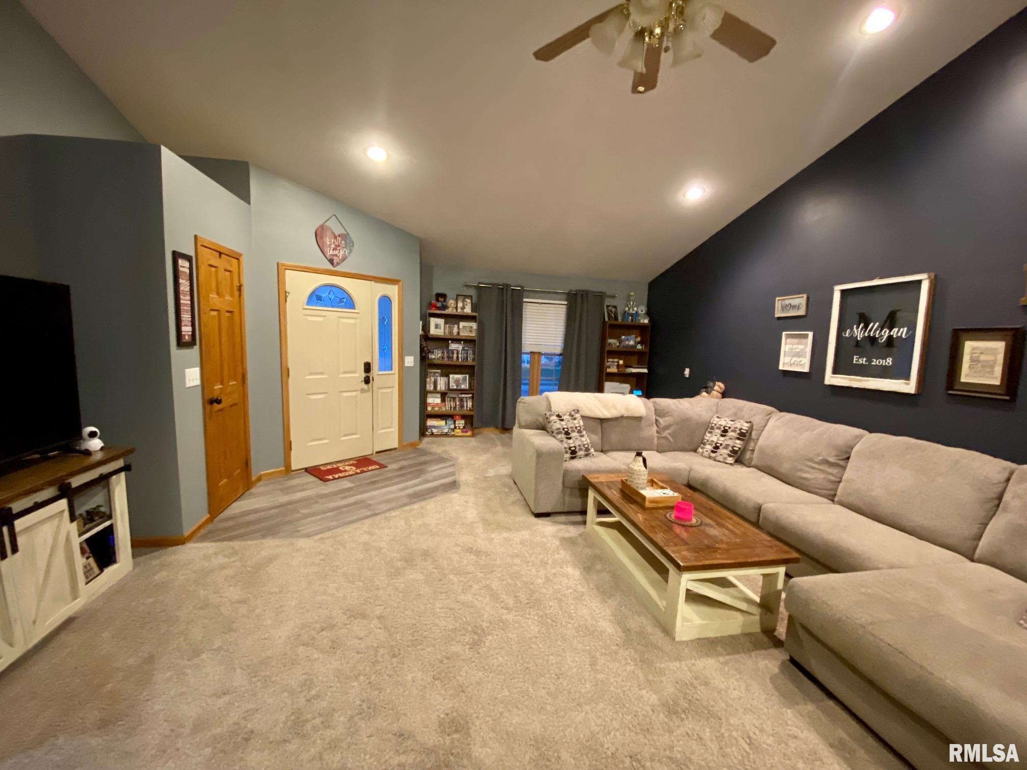 19315 Pinecrest Road Petersburg, IL 62675 - Photo 2 of 19 Gallery Image 2