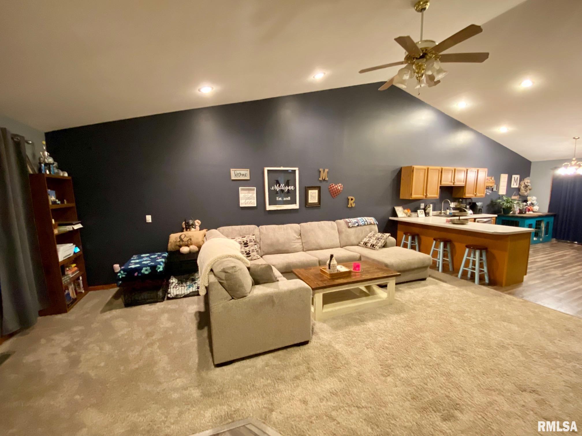 19315 Pinecrest Road Petersburg, IL 62675 - Photo 4 of 19 Gallery Image 4