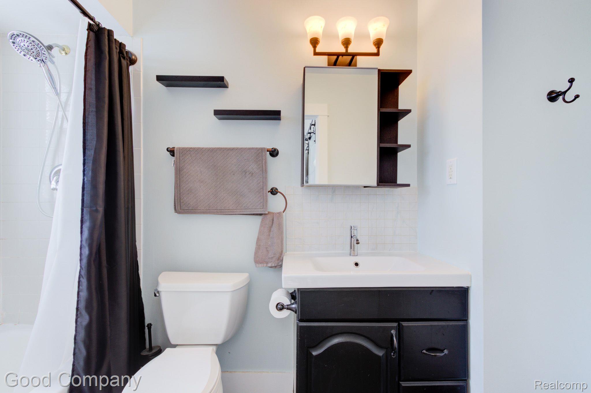 2329 Columbia Road Berkley, MI 48072 - Photo 19 of 40 Gallery Image 19