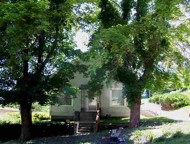 204 Howard Street Tekoa, WA 99033 - Photo 1 of 9