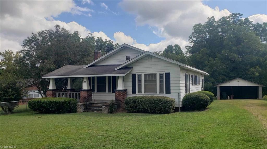205 Cedar Lodge Road Thomasville, NC 27360 - Photo 2 of 22 Beautiful home