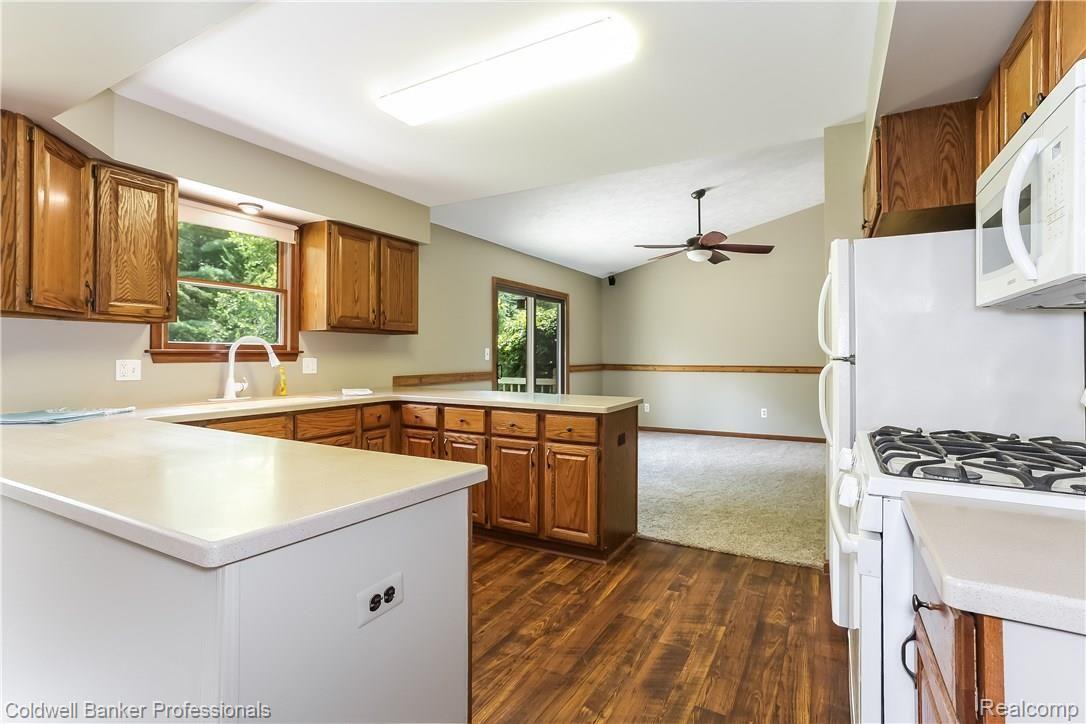 15485 Elwell Road Belleville, MI 48111 - Photo 3 of 27 Gourmet Kitchen