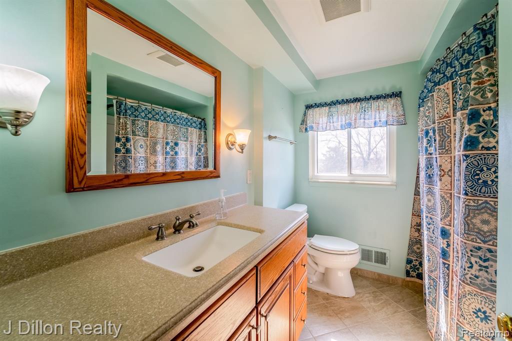42807 Saxony Road Canton, MI 48187 - Photo 46 of 55