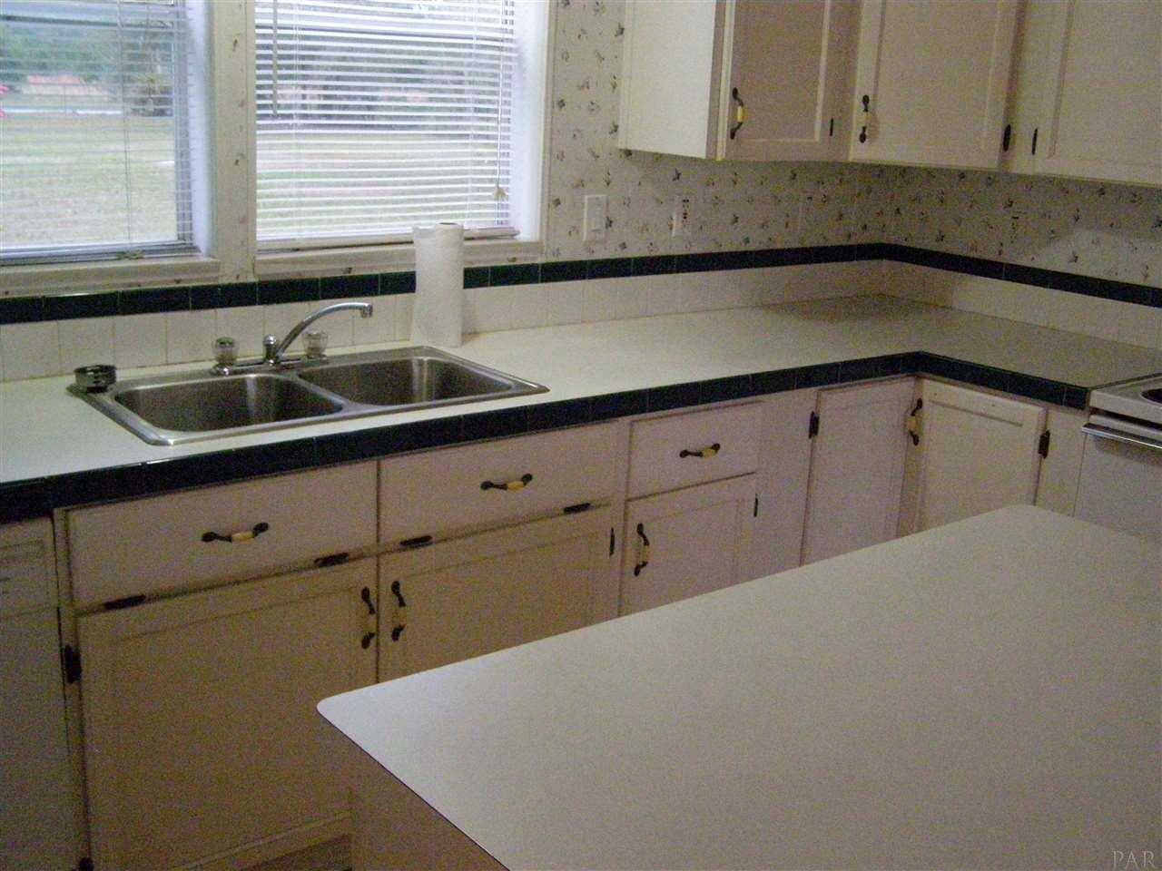 4654 Carl Booker Road Milton, FL 32583 - Photo 10 of 36 Gallery Image 10