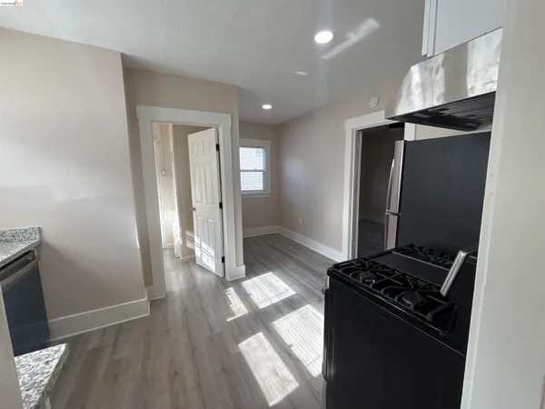 $2,590 | 706 East 12th Street, Pittsburg, CA 94565