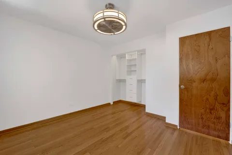 $565,000 | 9138 4 Winds Way, Skokie, IL 60076