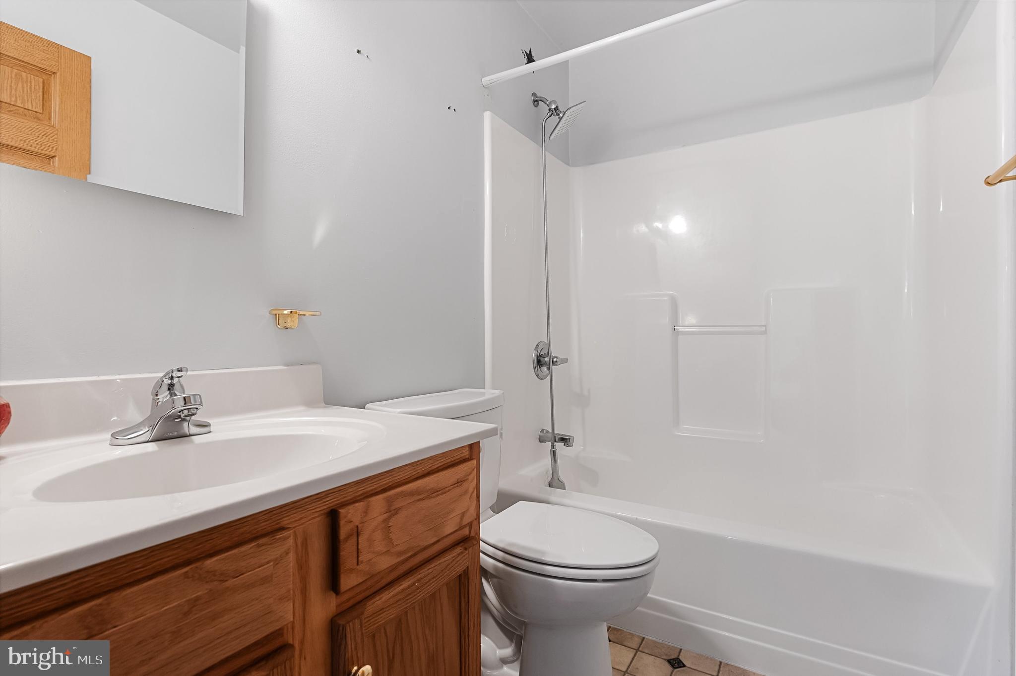 15 Sycamore Road Pennsville, NJ 08070 - Photo 25 of 49 Bathroom