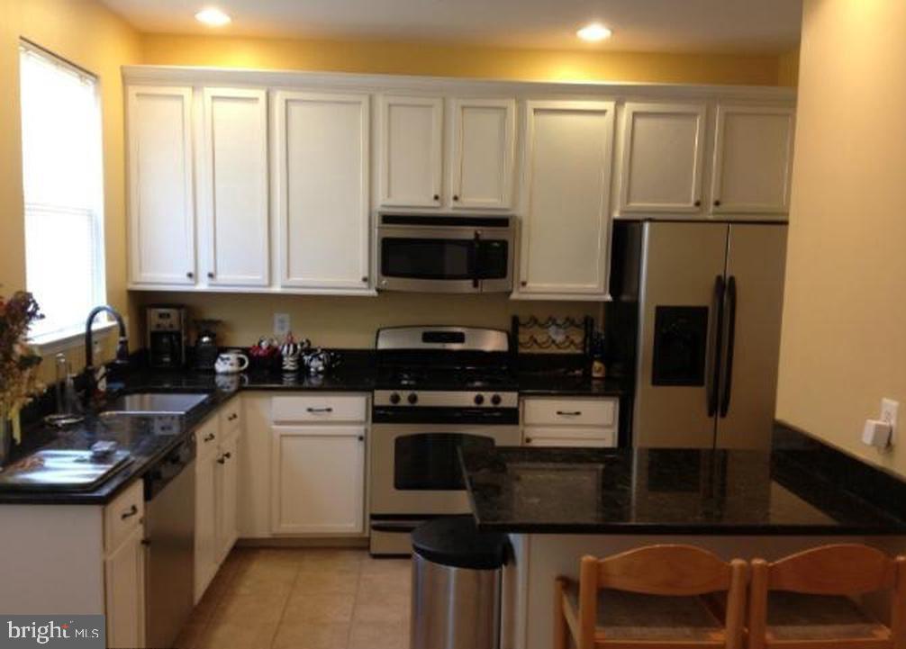 4815 Harcourt Road, Unit 13 Upper Marlboro, MD 20772 - Photo 3 of 18 Kitchen