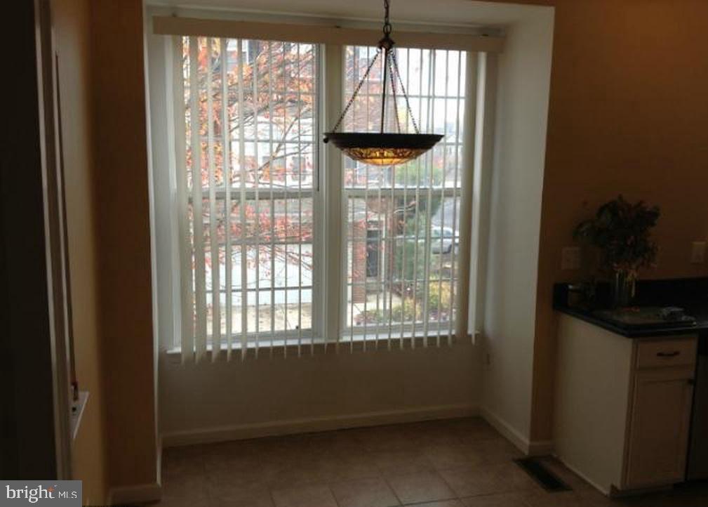 4815 Harcourt Road, Unit 13 Upper Marlboro, MD 20772 - Photo 5 of 18 Eat in Kitchen