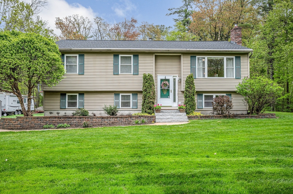 28 Hardy Road Londonderry, NH 03053 - Photo 1 of 41 Gallery Image 1