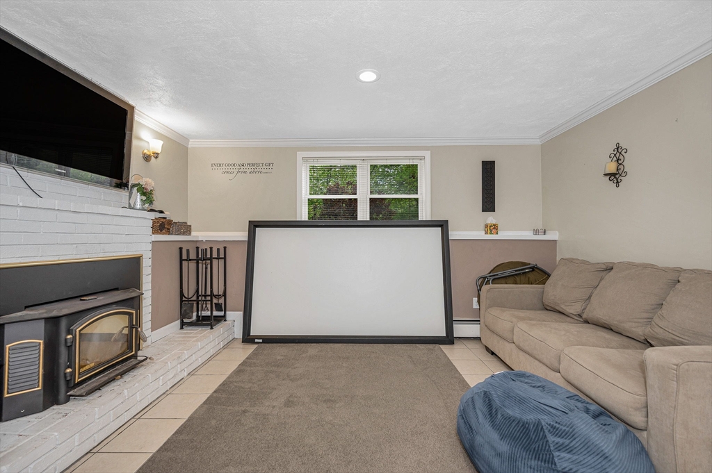 28 Hardy Road Londonderry, NH 03053 - Photo 17 of 41 Gallery Image 17
