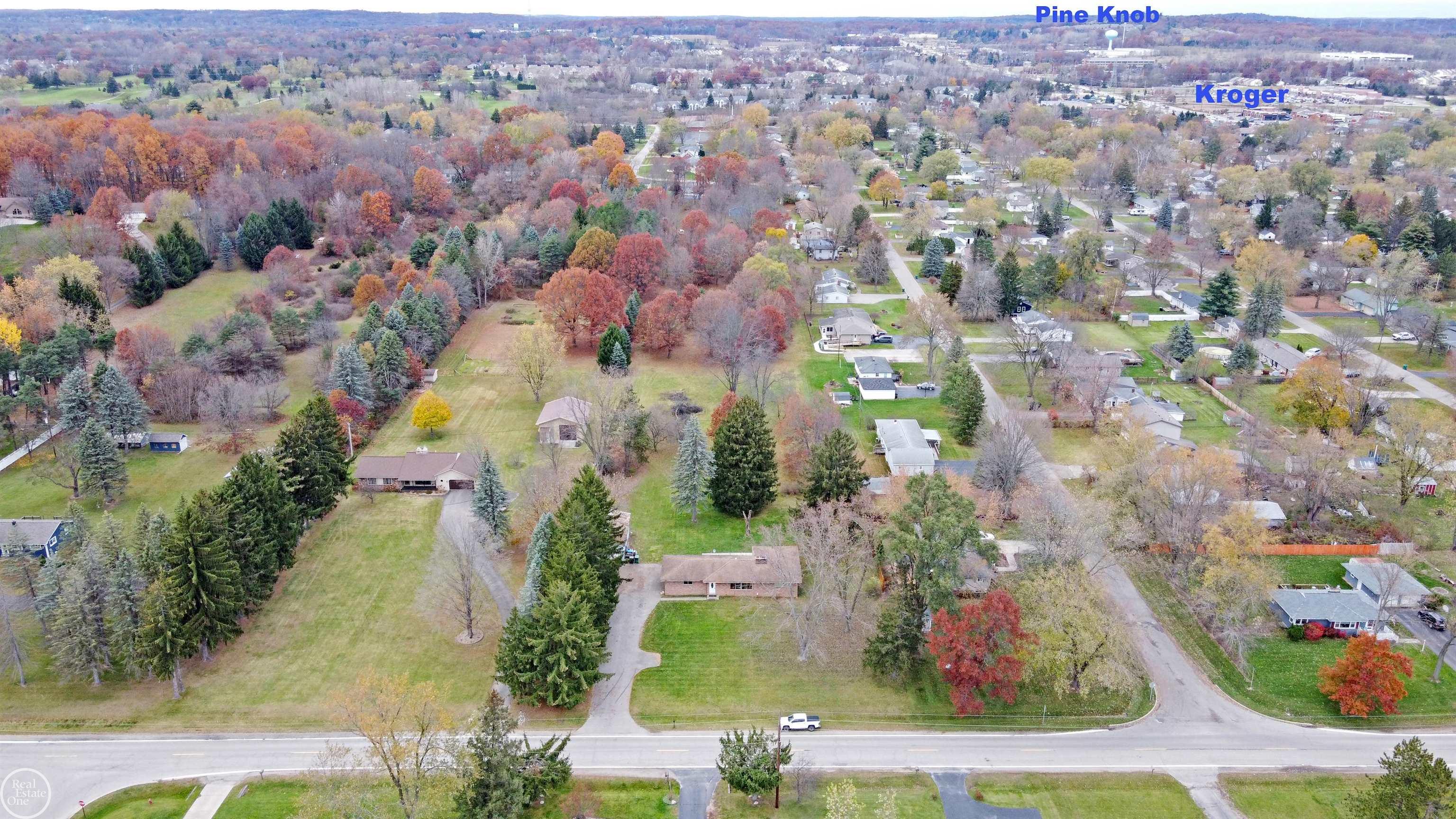 4736 Pelton Road Clarkston, MI 48346 - Photo 4 of 63 50127389-3.JPG