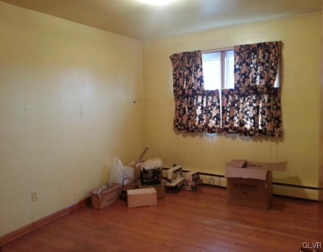 1689 Pleasant View Road Bethlehem, PA 18015 - Photo 5 of 10 Gallery Image 5