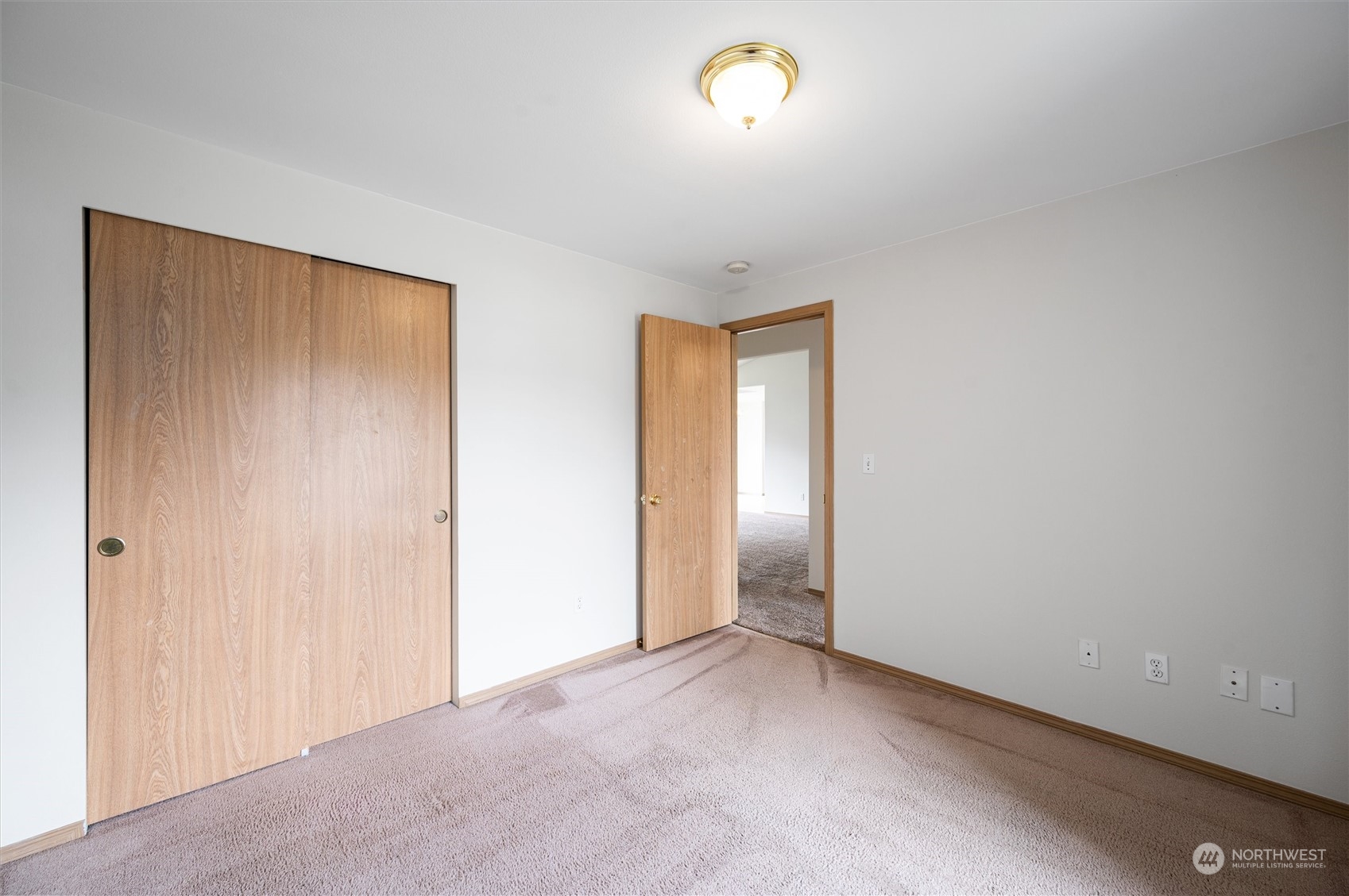 422 Spring Lane Sedro-Woolley, WA 98284 - Photo 21 of 25 an empty room with closet area