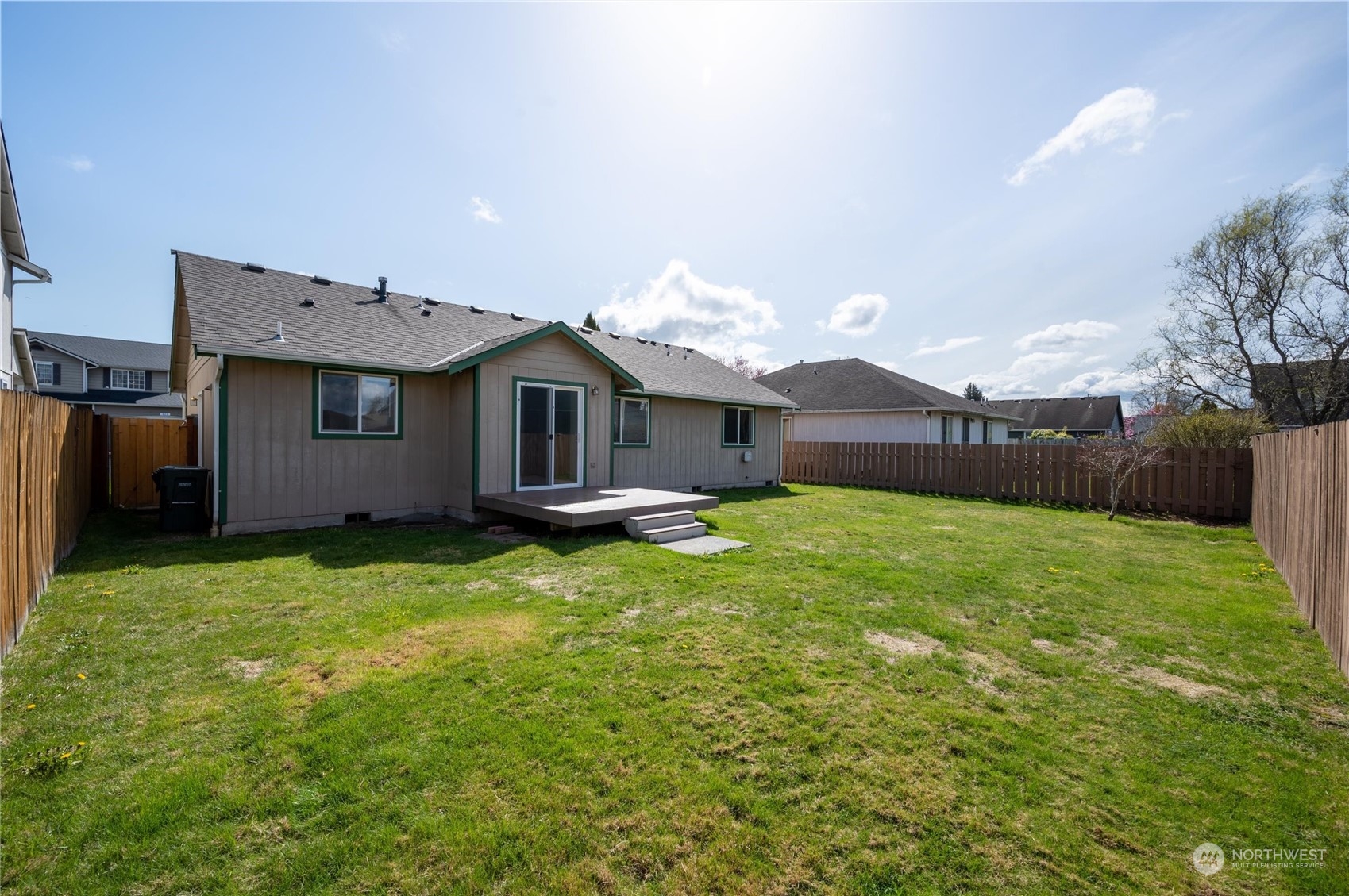 422 Spring Lane Sedro-Woolley, WA 98284 - Photo 22 of 25 a view of a house with backyard and garden