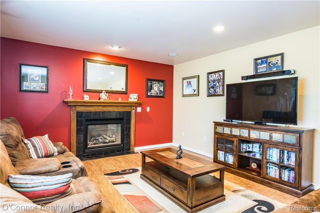 586 Mayer Road Columbus, MI 48063 - Photo 4 of 25 586 Mayer-8.jpg