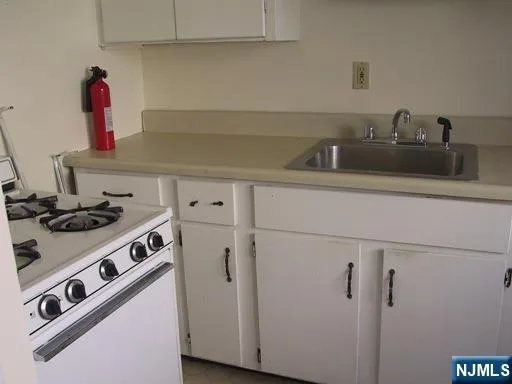 $1,650 | 204 Spruce Street, Unit 2, Bloomfield, NJ 07003