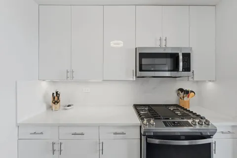 $325,000 | 6040 Boulevard East, Unit 10H, West New York, NJ 07093
