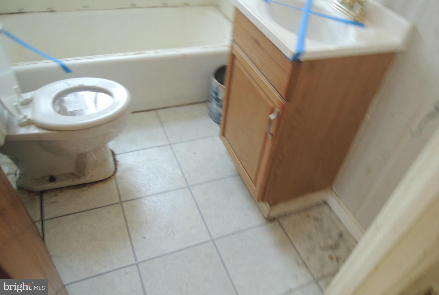 121 East 2nd Avenue Ranson, WV 25438 - Photo 17 of 20 Bath