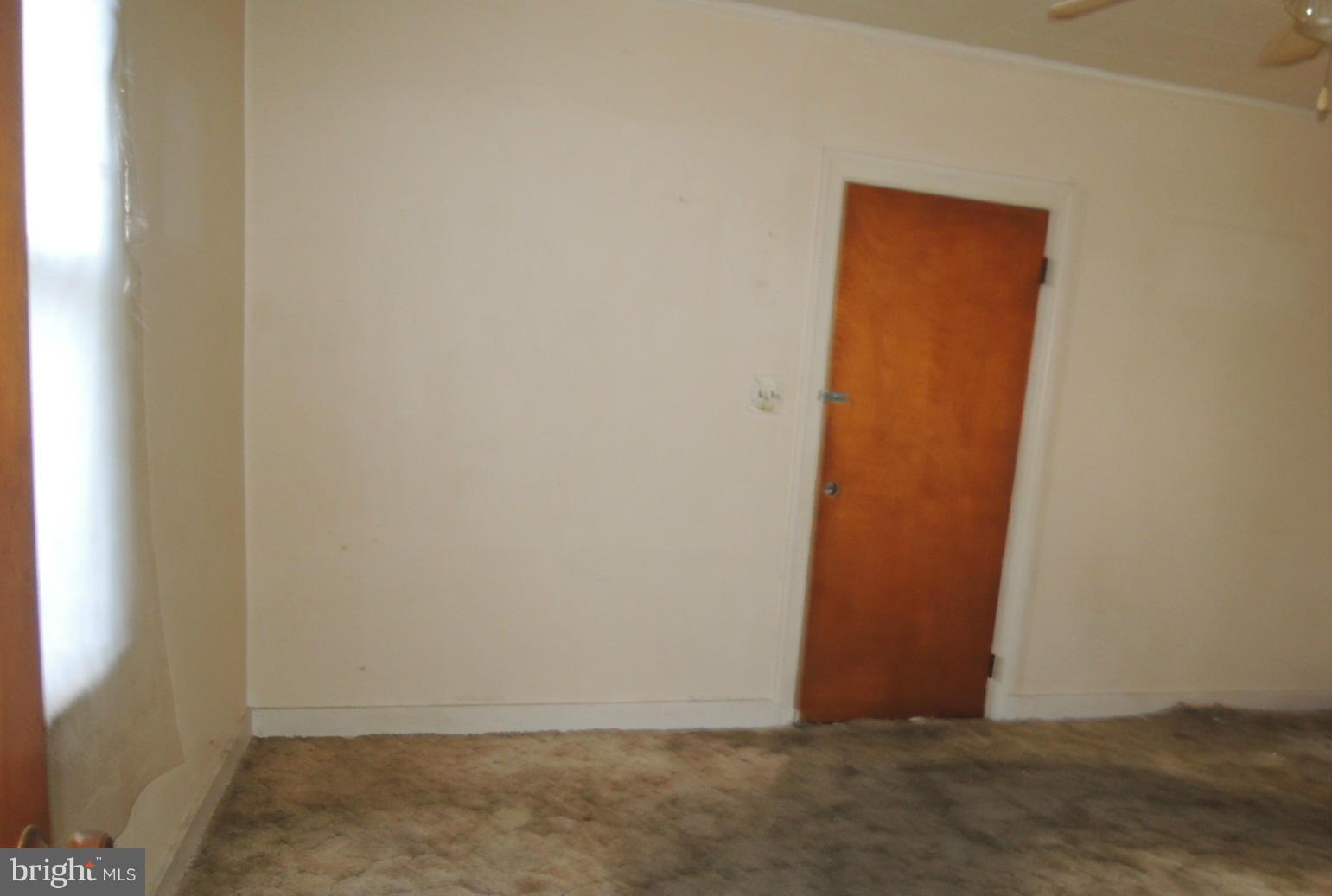 121 East 2nd Avenue Ranson, WV 25438 - Photo 6 of 20 Living Room