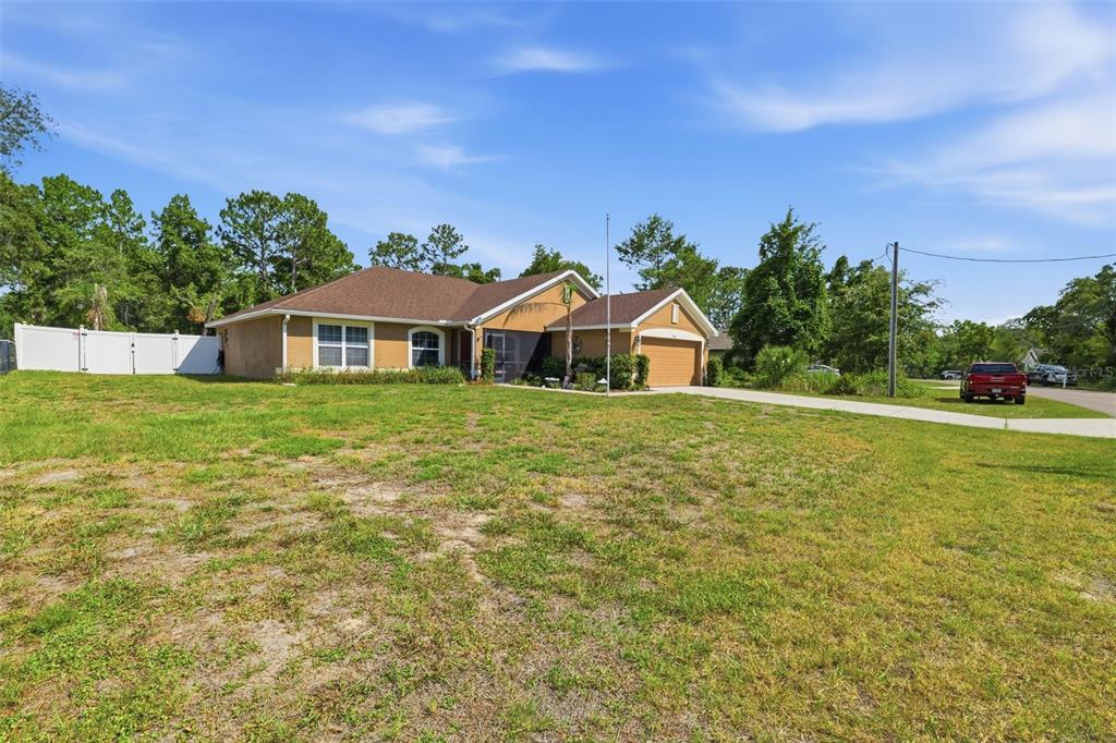 12270 House Finch Road Weeki Wachee, FL 34614 - Photo 3 of 26