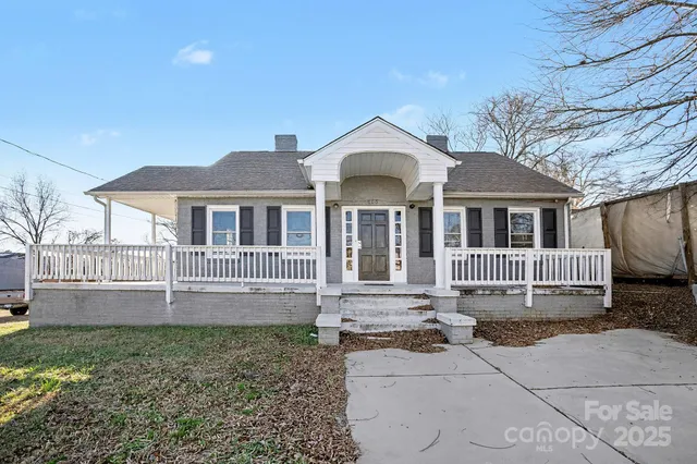 $260,000 | 406 South Catawba Street, Lancaster, SC 29720