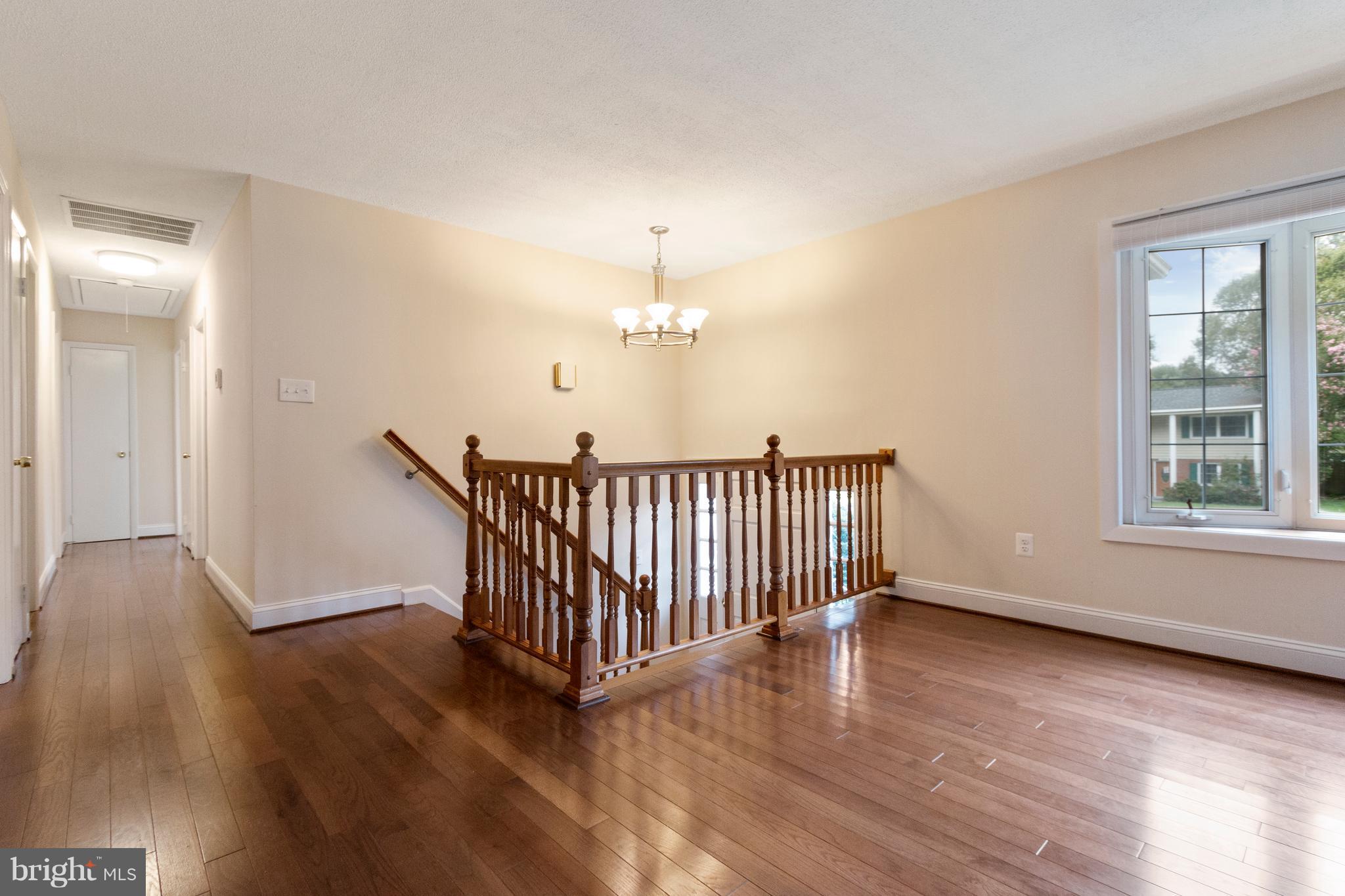 13809 Delaney Road Woodbridge, VA 22193 - Photo 3 of 30 Foyer