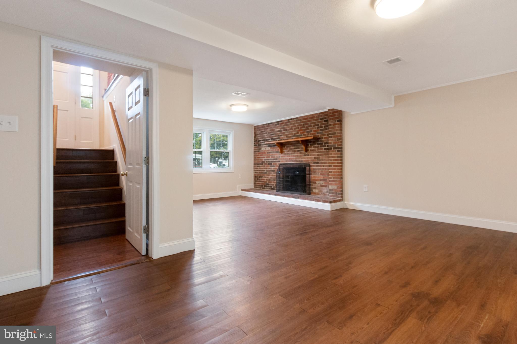 13809 Delaney Road Woodbridge, VA 22193 - Photo 21 of 30 Family Room w/Fireplace