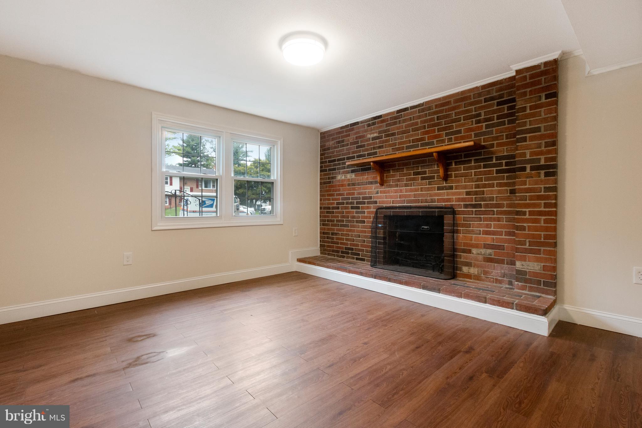 13809 Delaney Road Woodbridge, VA 22193 - Photo 22 of 30 Family Room Fireplace