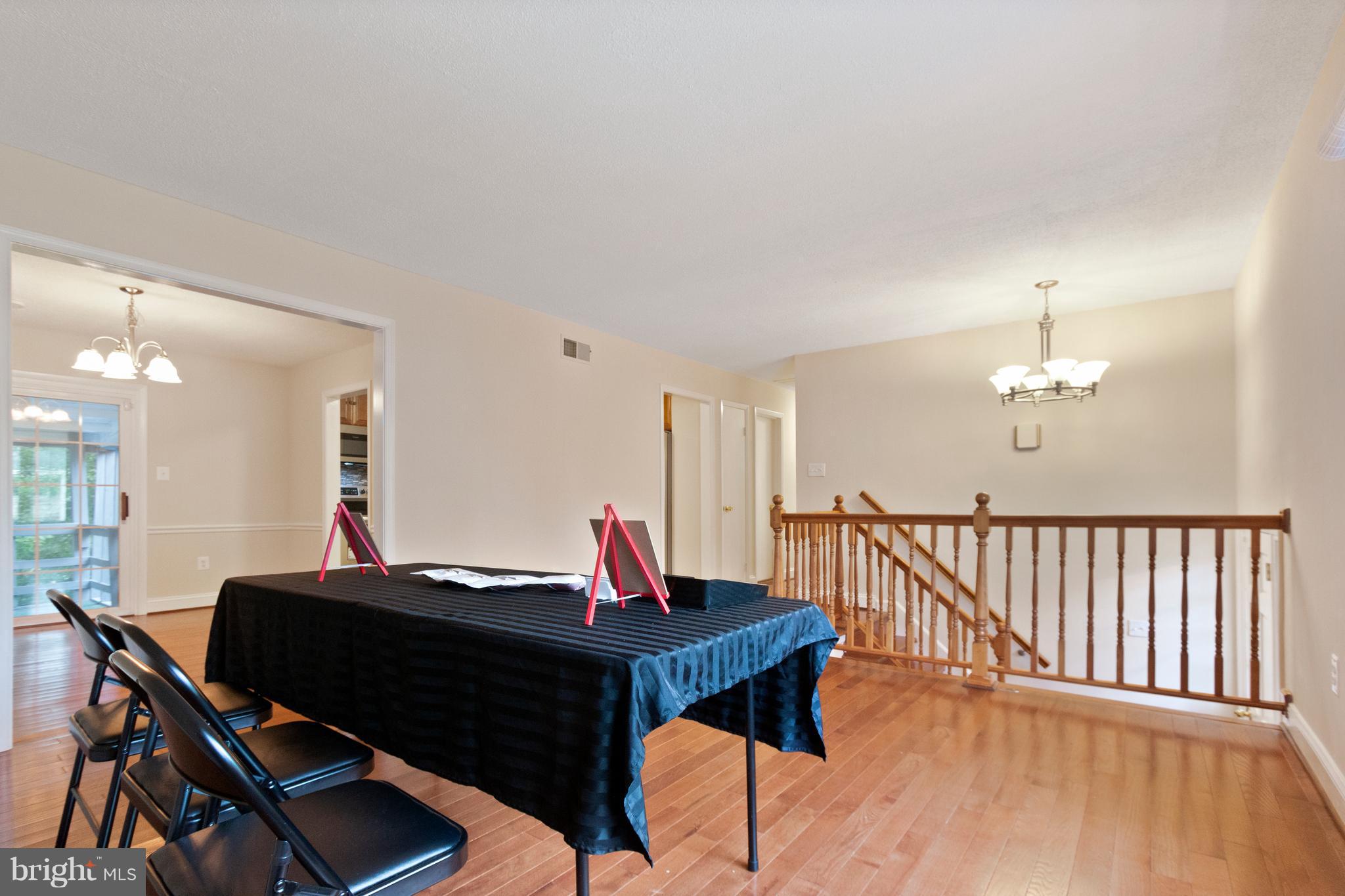 13809 Delaney Road Woodbridge, VA 22193 - Photo 5 of 30 Living Room