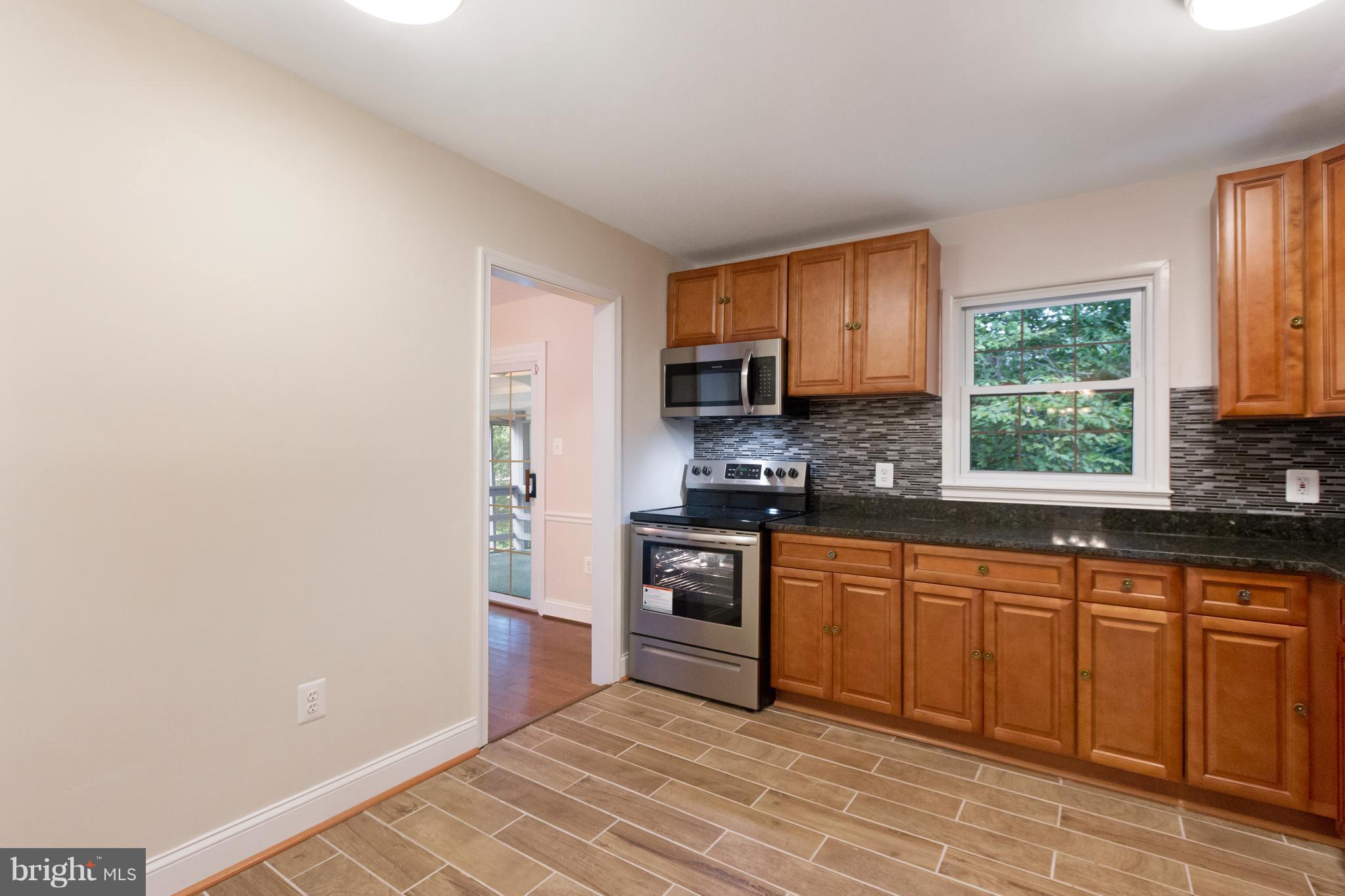 13809 Delaney Road Woodbridge, VA 22193 - Photo 8 of 30 Kitchen