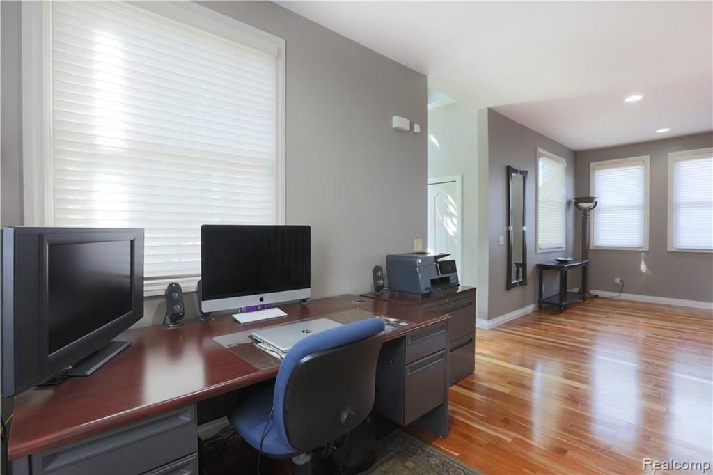 912 West 3rd Street Rochester, MI 48307 - Photo 5 of 46