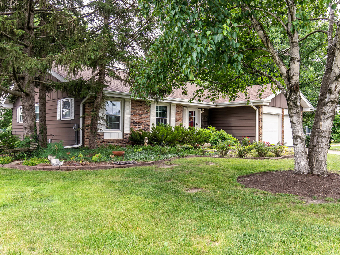 426 Beck Road Lindenhurst, IL 60046 - Photo 17 of 29