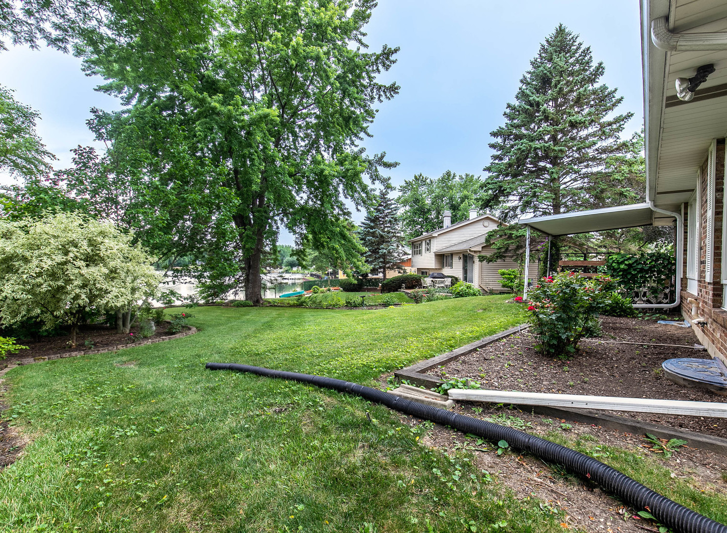 426 Beck Road Lindenhurst, IL 60046 - Photo 20 of 29